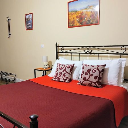 Al Quadrato D'Oro Rooms คาตาเนีย ภายนอก รูปภาพ