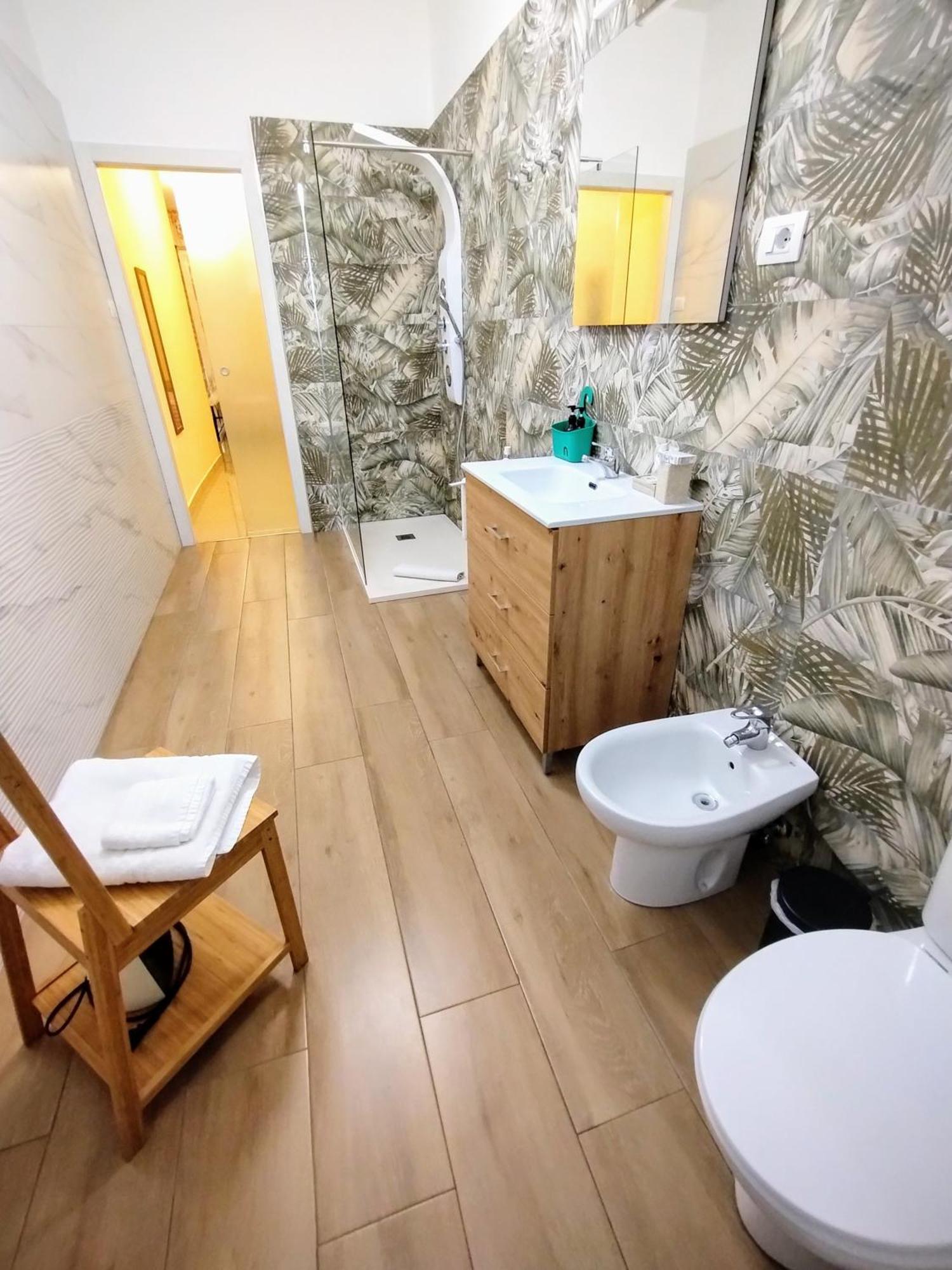 Al Quadrato D'Oro Rooms คาตาเนีย ภายนอก รูปภาพ